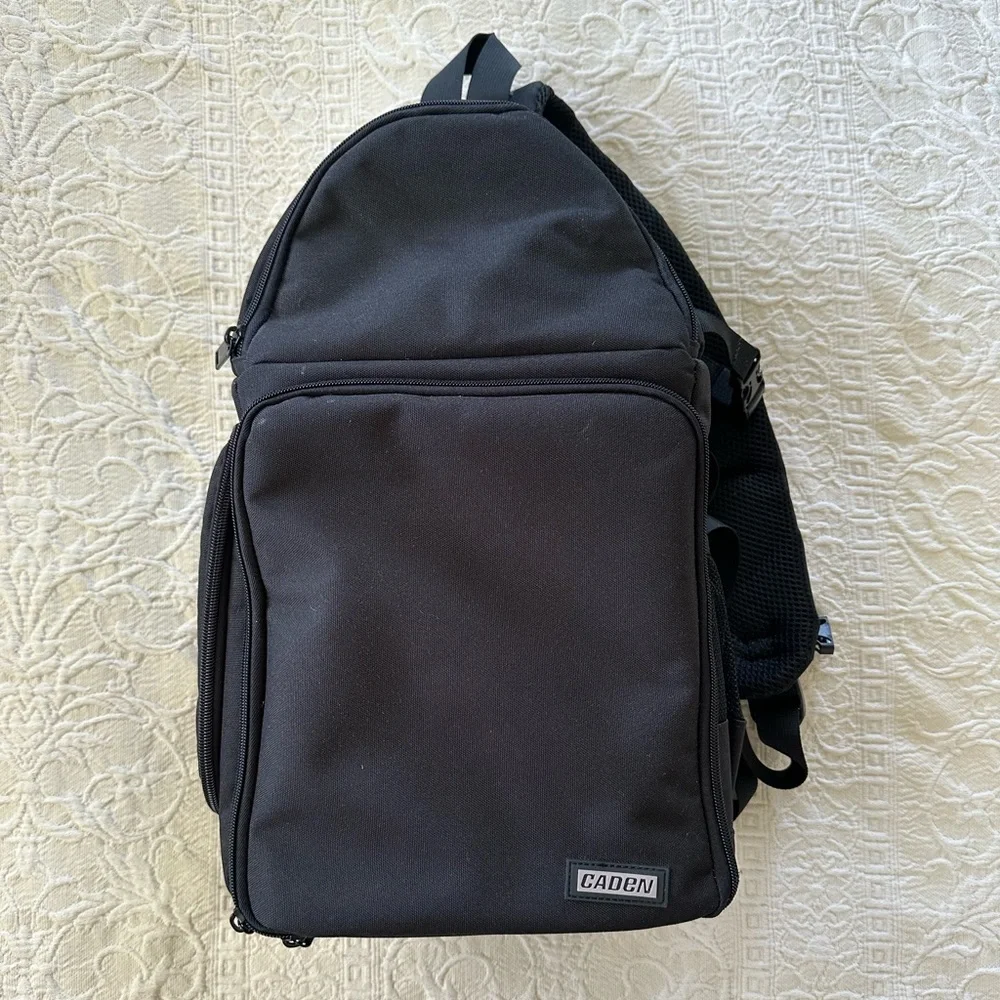 NWOT Caden Camera Crossbody Bag, black